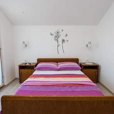 A5 Cozy Apt With Big Garden Balcony & Grill Rogoznica (Sibenik-Knin)