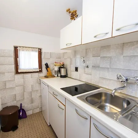 Apartamento A5 Cozy Apt With Big Garden Balcony & Grill