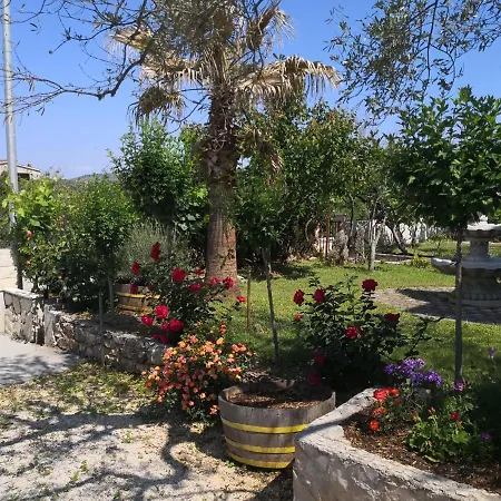 Apartmán A5 Cozy Apt With Big Garden Balcony & Grill *